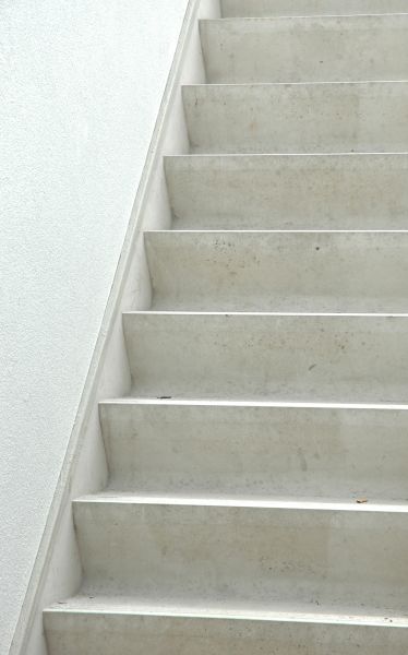 Cracked Stairs Repair in Des Moines
